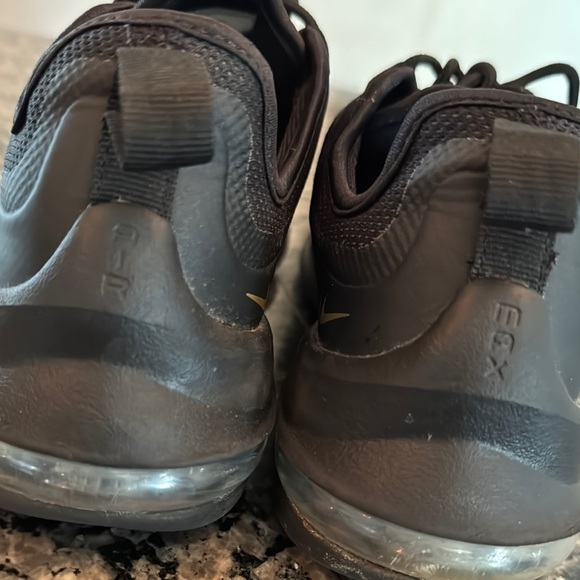 Nike air max Axis Black and Gold Sneakers EUC 7 - Picture 7 of 13